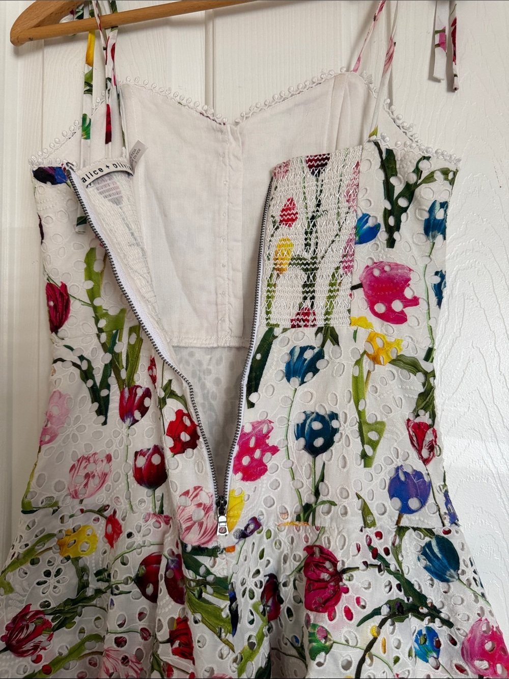 Alice + Olivia Rosette Floral Tulip Broderie Anglaise Cotton Mini Dress size 0 - Picture 4 of 12
